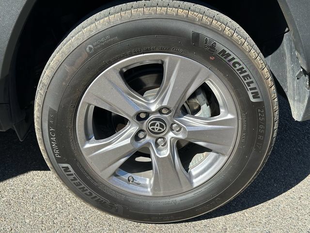 Certified 2025 Toyota RAV4 XLE AWD/4WD image 14