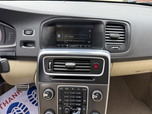 Used 2014 Volvo S60 T5 image 26