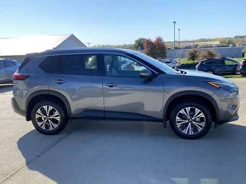 Used 2021 Nissan Rogue SV w/ Premium Package image 7