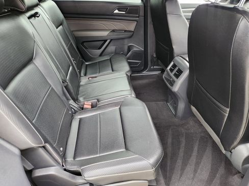 Used 2022 Volkswagen Atlas Cross Sport SE FWD image 31