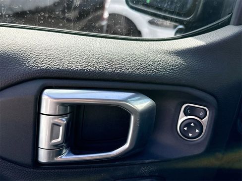 Used 2023 Jeep Wrangler Unlimited Sahara w/ Cold Weather Group image 31