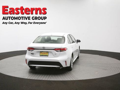 Used 2022 Toyota Corolla LE FWD image 38