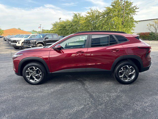 Used 2025 Chevrolet Trax LT w/ LT Convenience Package FWD image 6