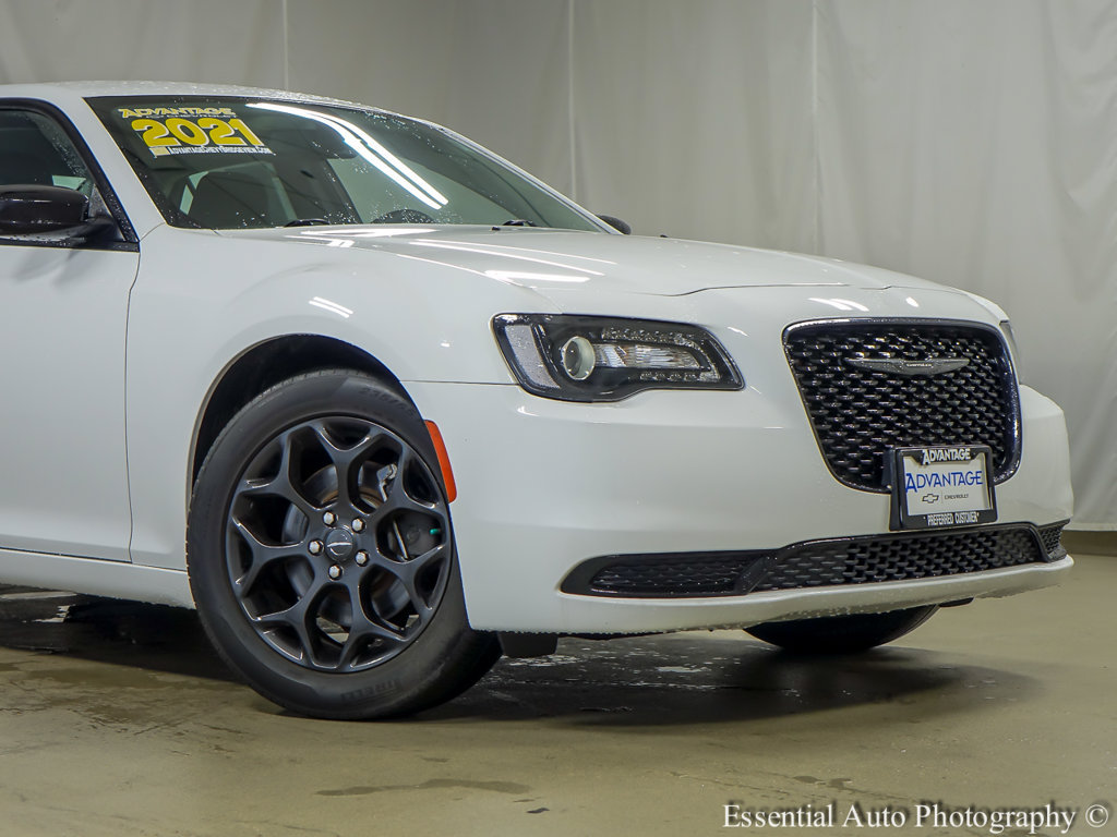 Used 2021 Chrysler 300 Touring w/ Sport Appearance Package AWD/4WD image 3