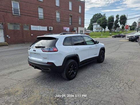 Used 2019 Jeep Cherokee Trailhawk AWD/4WD image 5