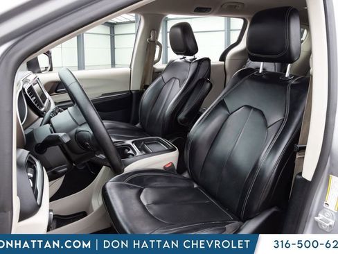 Used 2021 Chrysler Voyager Lxi FWD image 12
