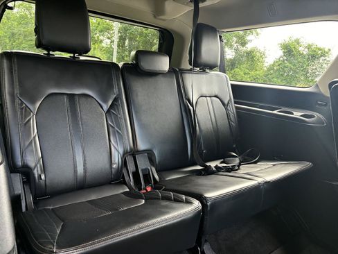 Used 2019 Ford Expedition Max Platinum AWD/4WD image 25