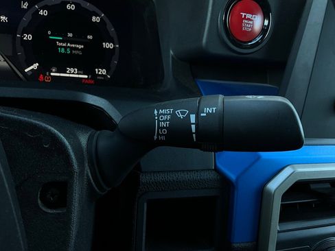 Used 2025 Toyota Tacoma TRD Off-Road image 36