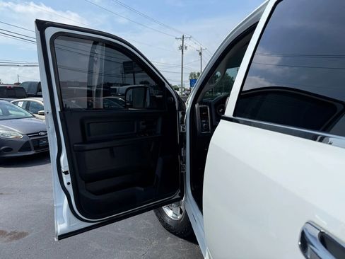 Used 2013 RAM 2500 Tradesman w/ Chrome Appearance Group image 25
