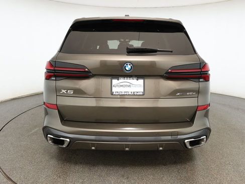 Used 2024 BMW X5 xDrive50e w/ M Sport Package image 5
