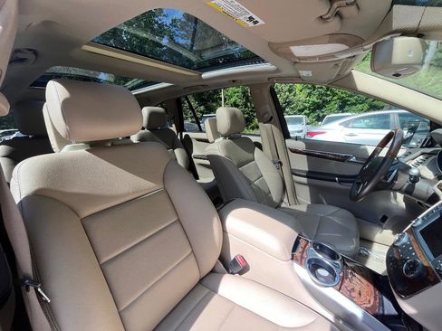 Used 2011 Mercedes-Benz R 350 4MATIC image 39