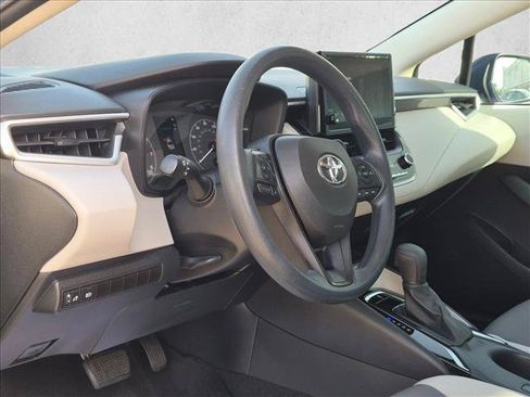Used 2023 Toyota Corolla LE FWD image 2