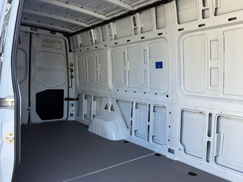 New 2025 Mercedes-Benz eSprinter 170 Cargo image 15