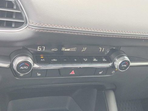 Certified 2025 MAZDA MAZDA3 Hatchback w/Premium Plus Pkg image 25