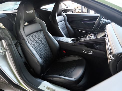 Used 2024 Aston Martin DB12 Coupe RWD image 11