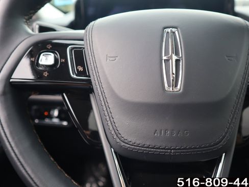 Used 2025 Lincoln Aviator AWD image 25