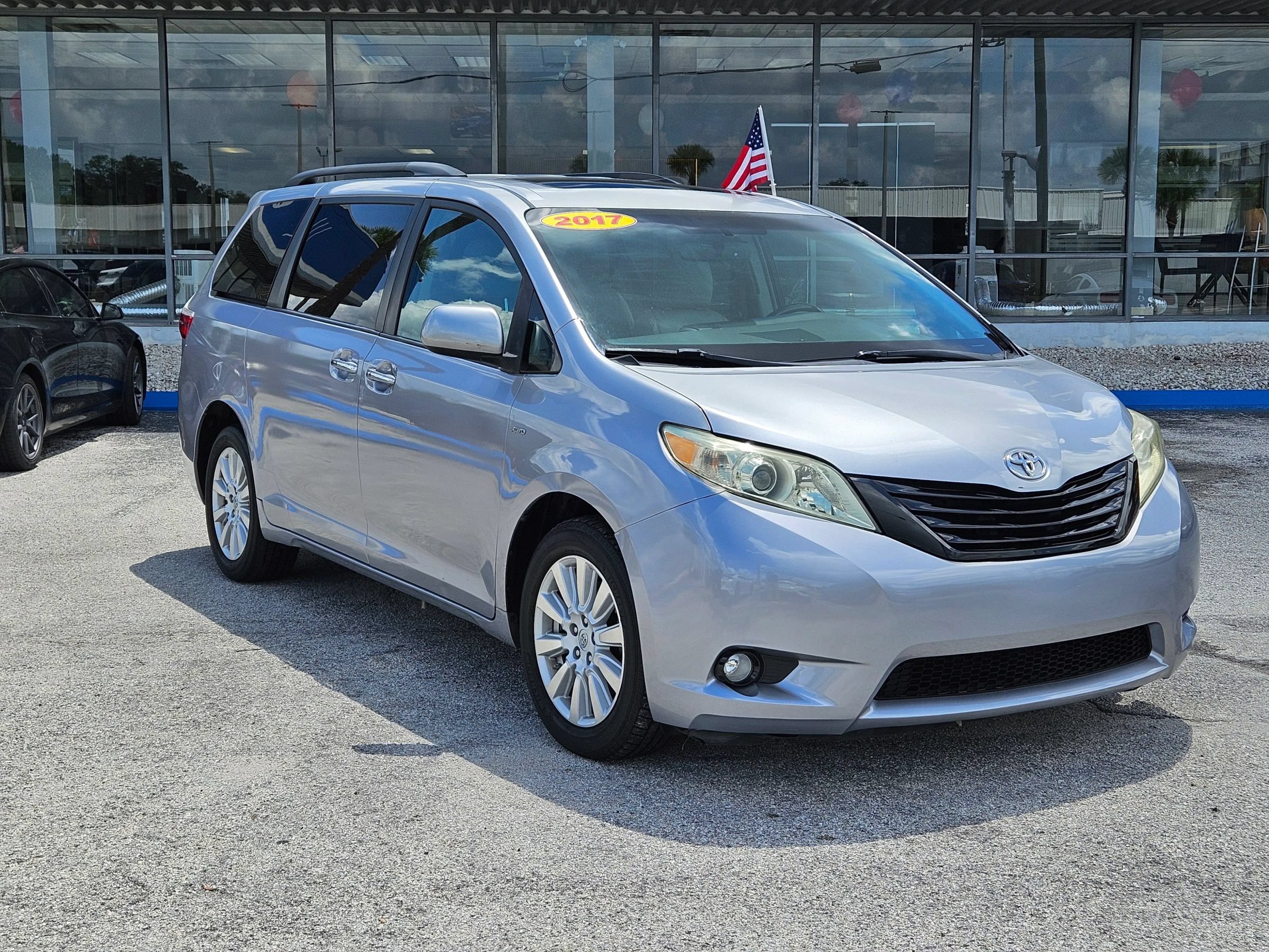 Used 2017 Toyota Sienna XLE AWD/4WD image 17