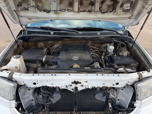 Used 2012 Toyota Tundra 4x4 CrewMax image 24