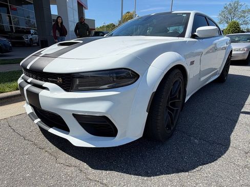 Used 2022 Dodge Charger Scat Pack RWD image 10