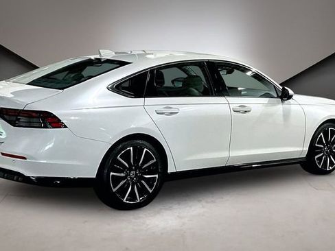 Certified 2023 Honda Accord Touring image 3