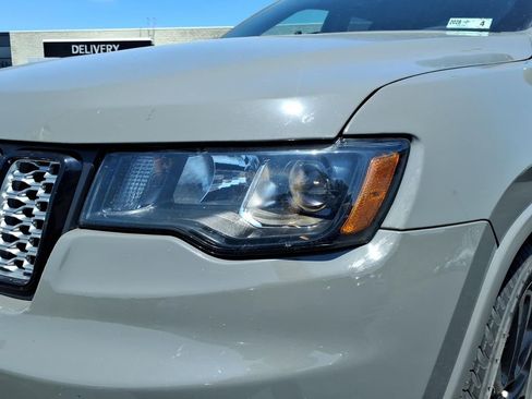 Used 2020 Jeep Grand Cherokee Altitude AWD/4WD image 10