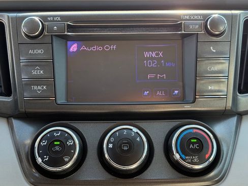 Used 2013 Toyota RAV4 LE AWD/4WD image 34