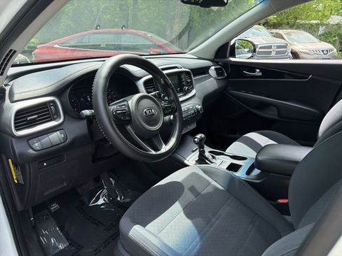 Used 2018 Kia Sorento LX image 13