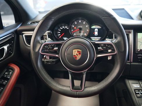 Used 2015 Porsche Macan S w/ Premium Package Plus image 32