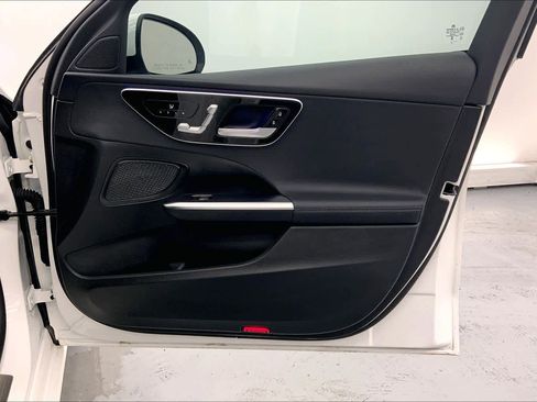 Used 2023 Mercedes-Benz C 300 Sedan image 9