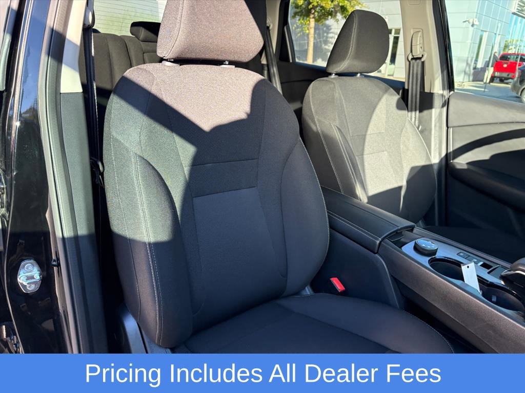 Used 2025 Nissan Rogue S AWD/4WD image 20