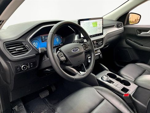 Used 2023 Ford Escape Platinum image 14