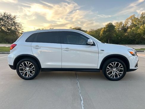 Used 2019 Mitsubishi Outlander Sport ES image 5