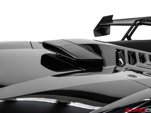 Used 2022 Lamborghini Huracan STO RWD image 17