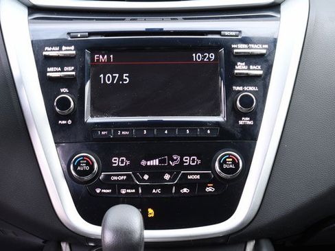 Used 2017 Nissan Murano S image 19