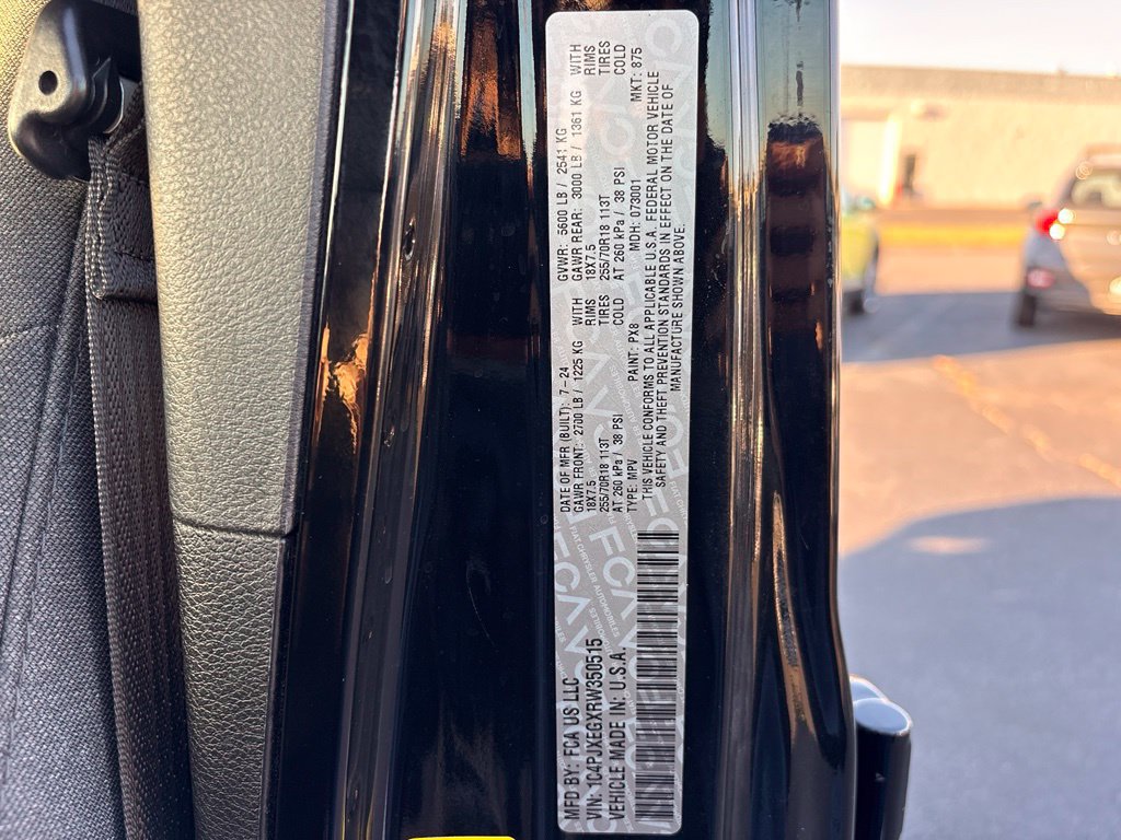 Used 2024 Jeep Wrangler Unlimited Sahara AWD/4WD image 33
