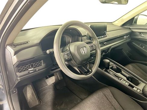 Used 2023 Honda Accord EX image 10
