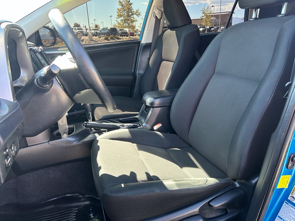 Used 2018 Toyota RAV4 LE w/ All Weather Liner Package AWD/4WD image 24