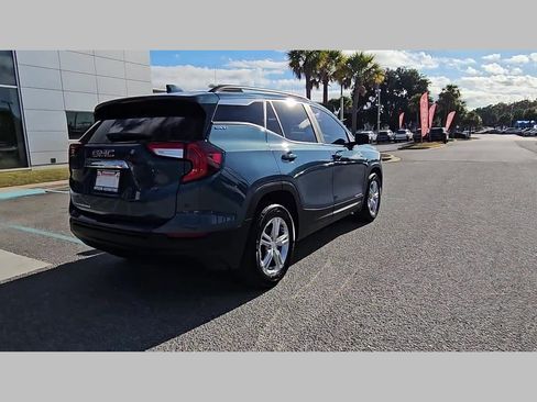 Used 2024 GMC Terrain SLE w/ Driver Convenience Package image 33
