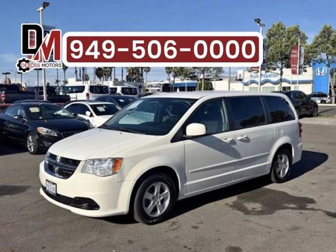 Used 2013 Dodge Grand Caravan SXT image 1