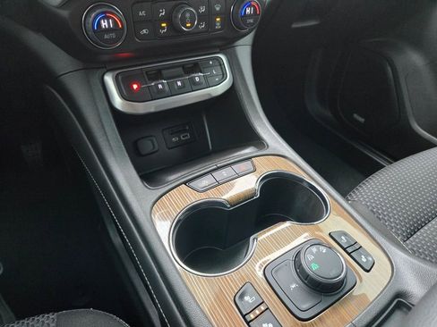 Used 2023 GMC Acadia SLE w/ Driver Convenience Package image 32