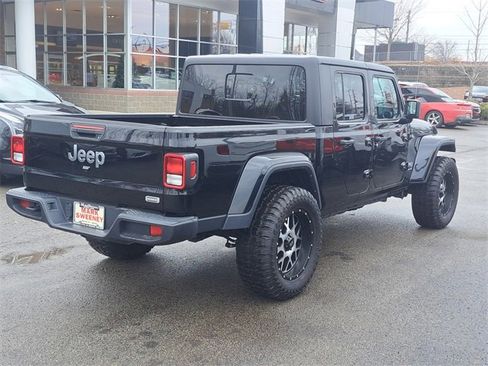 Used 2023 Jeep Gladiator Overland image 27