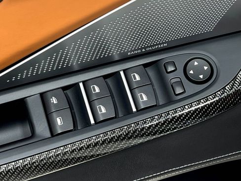 Used 2017 BMW M6 Convertible image 16