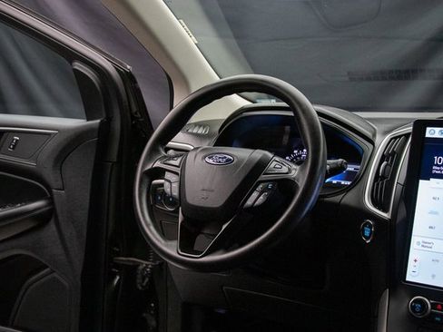 Used 2022 Ford Edge SE image 11