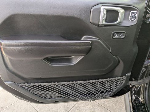 Used 2021 Jeep Gladiator Willys image 14