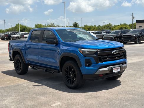 Used 2024 Chevrolet Colorado Z71 w/ LPO, Dark Essentials Package AWD/4WD image 7