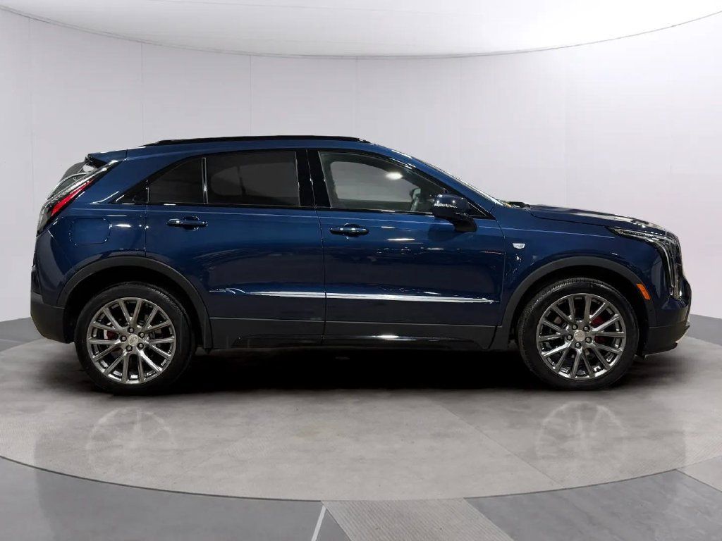 Used 2021 Cadillac XT4 Sport AWD/4WD image 2