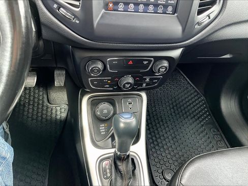 Used 2021 Jeep Compass Latitude w/ Convenience Group AWD/4WD image 27