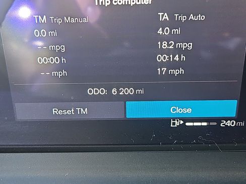 Used 2025 Volvo XC40 B5 Ultra w/ Climate Package image 6