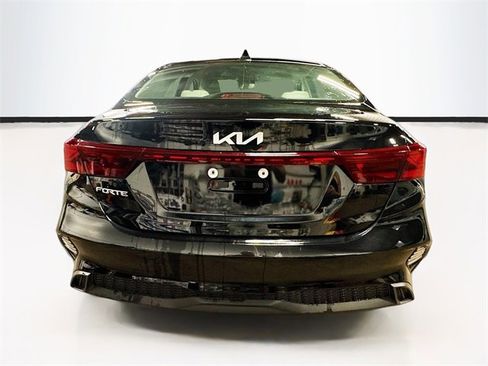 Used 2023 Kia Forte LXS w/ LXS Technology Package image 6