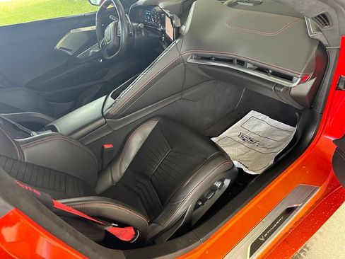 Used 2021 Chevrolet Corvette Stingray Premium Conv w/ Z51 Performance Package RWD image 16